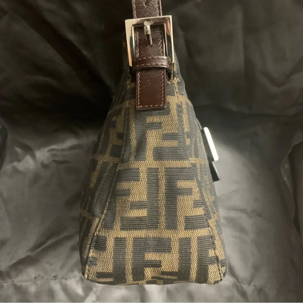 Authentic Fendi Mama Zucca shoulder bag - Picture 6 of 16